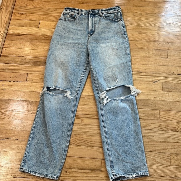 Abercrombie & Fitch The 90's Straight Ultra High Rise Light Wash sz 10 R - Picture 4 of 9